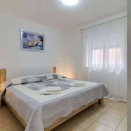 Apartment In Stoja Mit Terrasse Pula