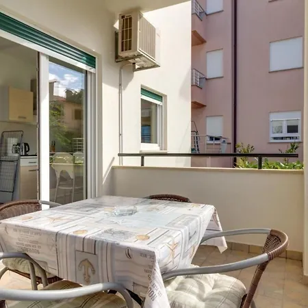 Apartment In Stoja Mit Terrasse Pula