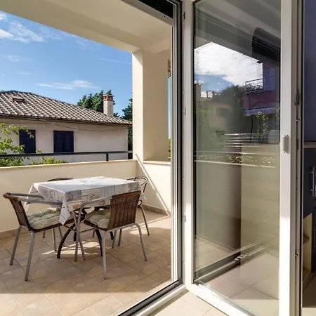 Apartment In Stoja Mit Terrasse