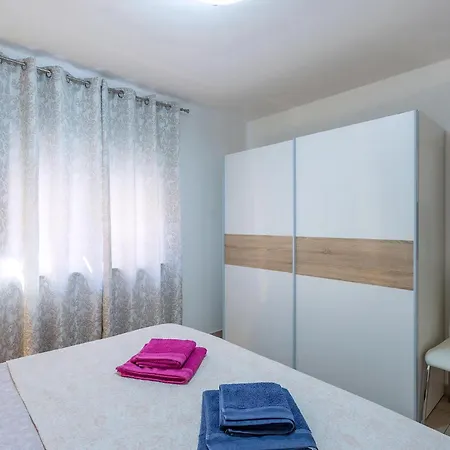 In Stoja Mit Terrasse Apartment *